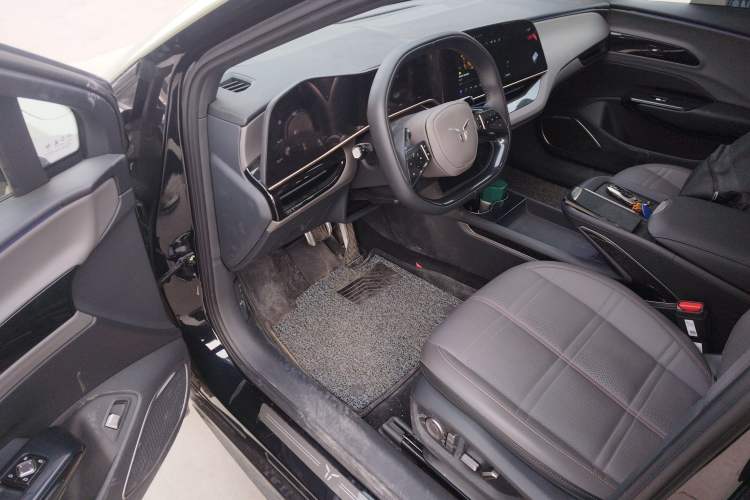 Used Hongqi EH7 2025 600 Smart Selection Edition Interior 3