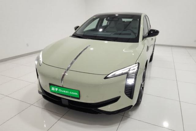Ojetý Hongqi EH7 2025 690 Smart Selection Edition
