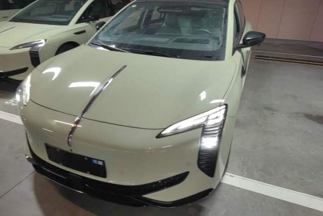 Used Hongqi EH7 2025 690 Smart Selection Edition