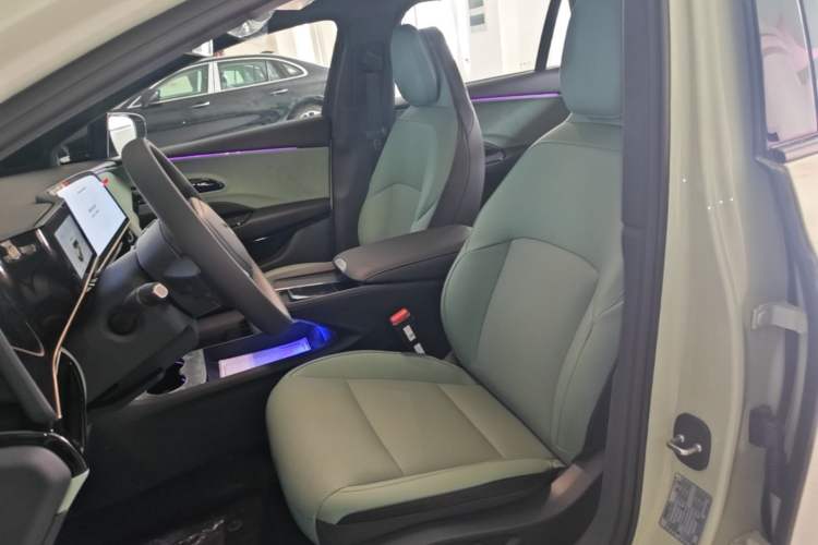 Used Hongqi EH7 2025 600 Smart Selection Edition Left Front Seat