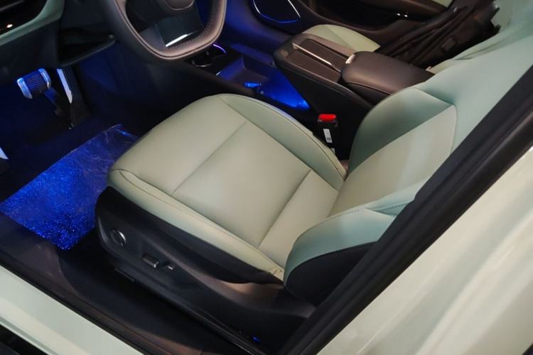 Used Hongqi EH7 2025 600 Smart Selection Edition Left Front Seat