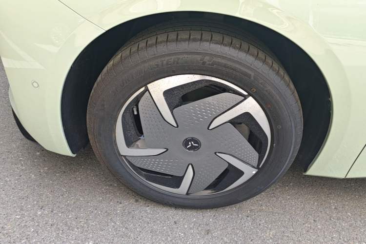 Used Hongqi EH7 2025 690 Smart Selection Edition Left Front Wheel Hub