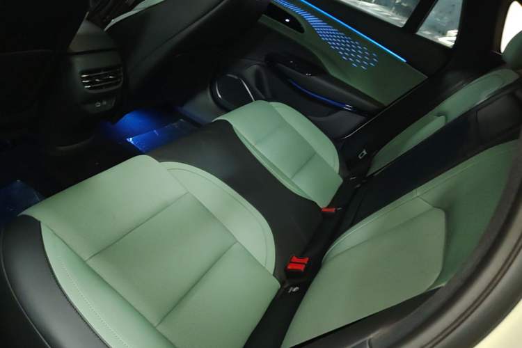Used Hongqi EH7 2025 690 Smart Selection Edition Left Rear Seat