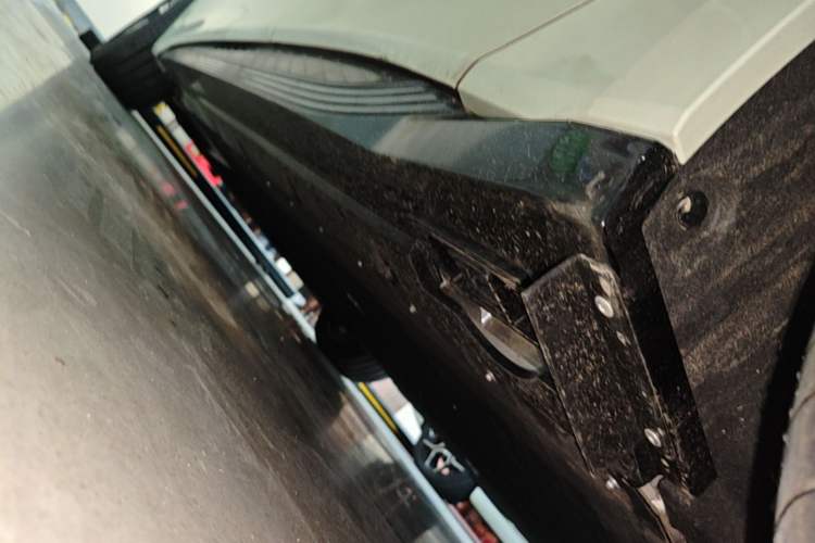 Used Hongqi EH7 2025 690 Smart Selection Edition Left Side Sill