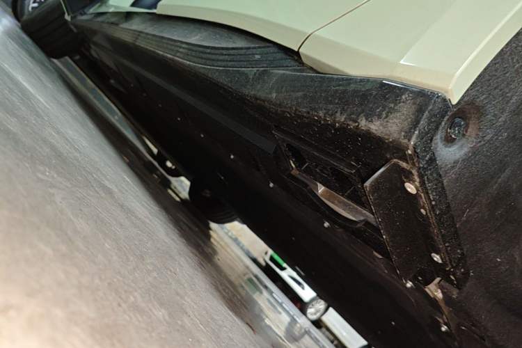 Used Hongqi EH7 2025 690 Smart Selection Edition Left Side Sill