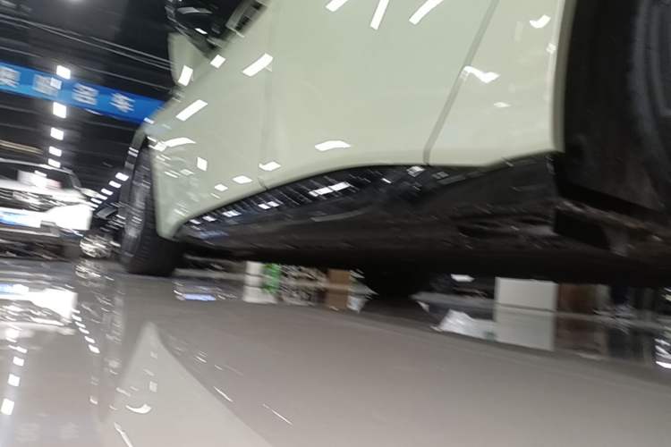 Used Hongqi EH7 2025 690 Smart Selection Edition Left Side Sill