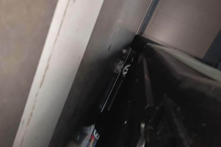 Used Hongqi EH7 2025 690 Smart Selection Edition Left Side Sill