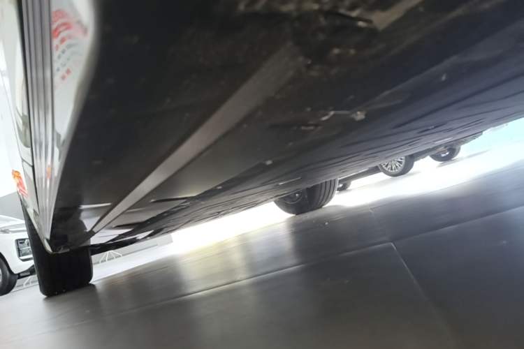 Used Hongqi EH7 2025 690 Smart Selection Edition Left Side Sill