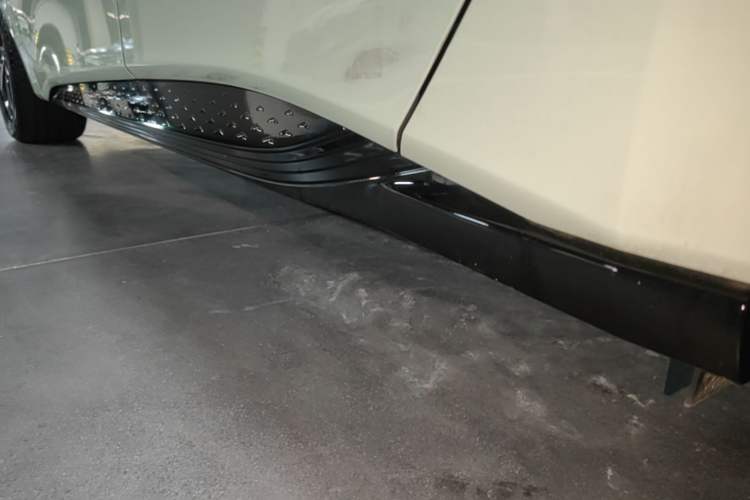 Used Hongqi EH7 2025 690 Smart Selection Edition Left Side Sill