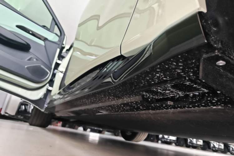 Used Hongqi EH7 2025 600 Smart Selection Edition Left Side Sill
