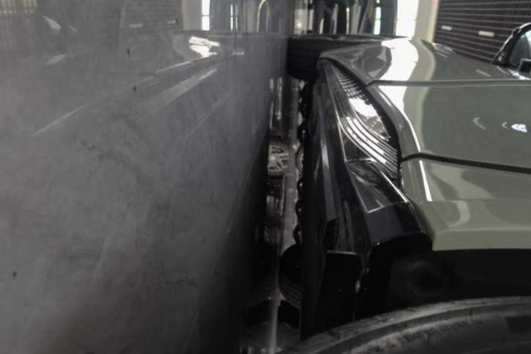 Used Hongqi EH7 2025 600 Smart Selection Edition Left Side Sill
