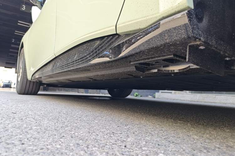 Used Hongqi EH7 2025 690 Smart Selection Edition Left Side Sill