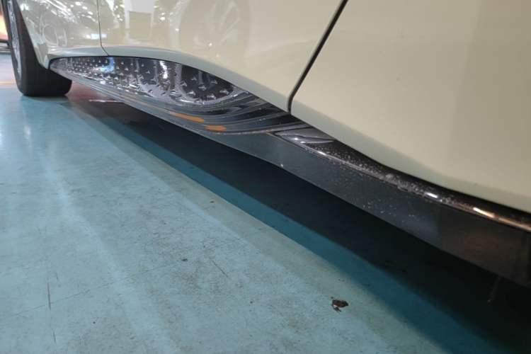 Used Hongqi EH7 2025 690 Smart Selection Edition Left Side Sill