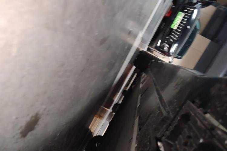 Used Hongqi EH7 2025 600 Smart Selection Edition Left Side Sill