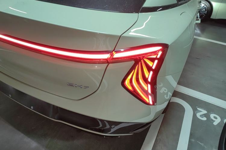 Used Hongqi EH7 2025 690 Smart Selection Edition Right Rear Taillight