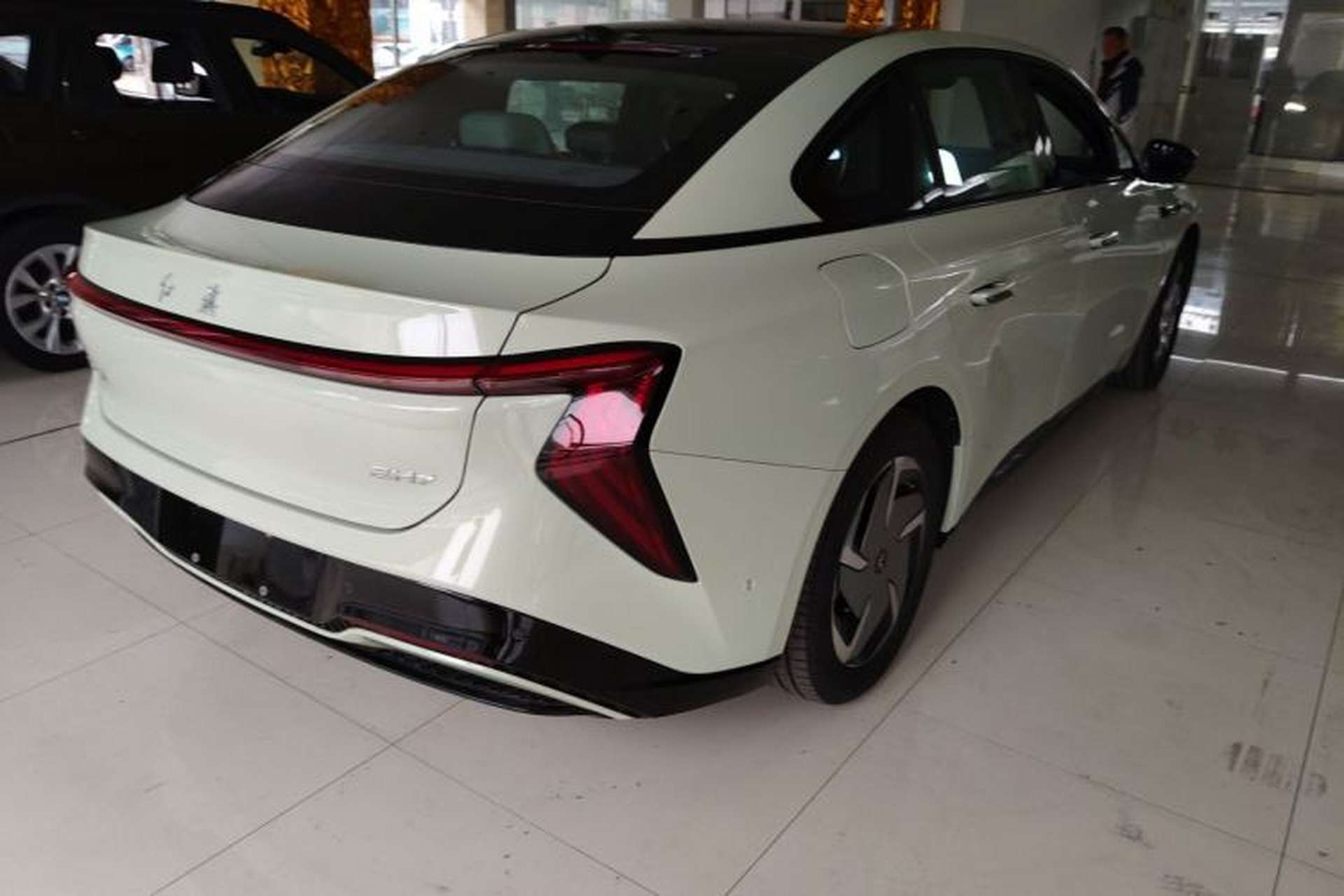 Used Hongqi EH7 2025 690 Smart Selection Edition Right Rear Taillight