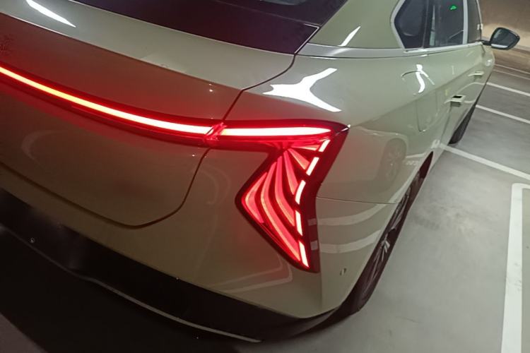 Used Hongqi EH7 2025 690 Smart Selection Edition Right Rear Taillight