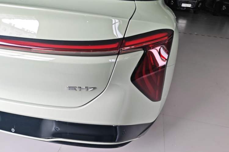 Used Hongqi EH7 2025 600 Smart Selection Edition Right Rear Taillight