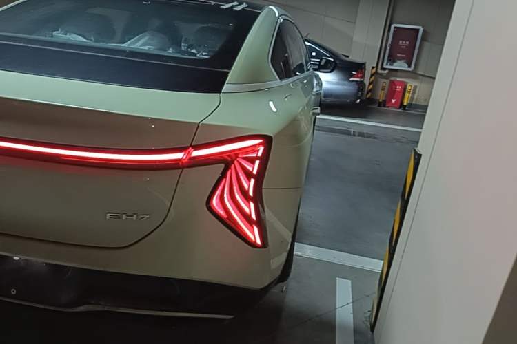 Used Hongqi EH7 2025 690 Smart Selection Edition Right Rear Taillight