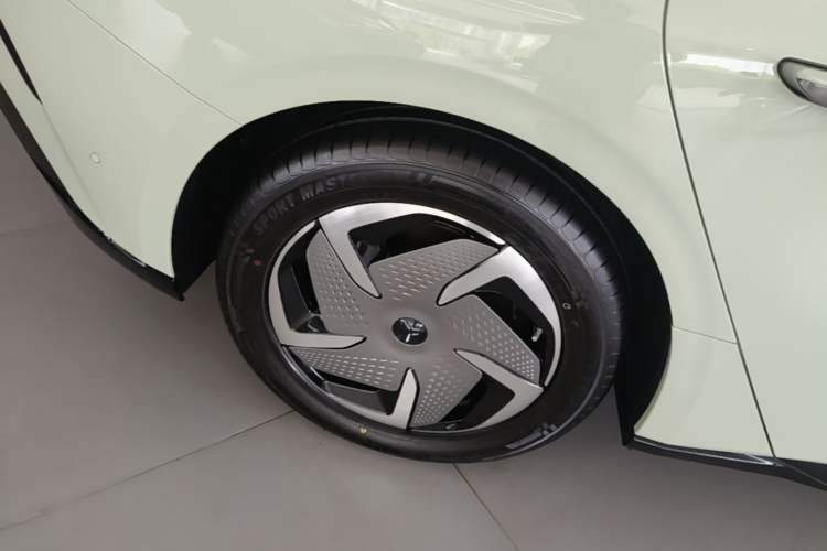 Used Hongqi EH7 2025 690 Smart Selection Edition Right Rear Wheel Hub