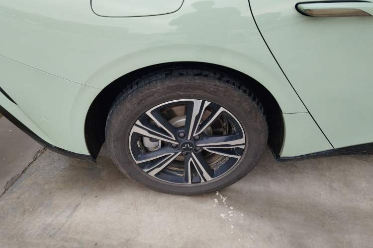 Used Hongqi EH7 2025 600 Smart Selection Edition Right Rear Wheel Hub