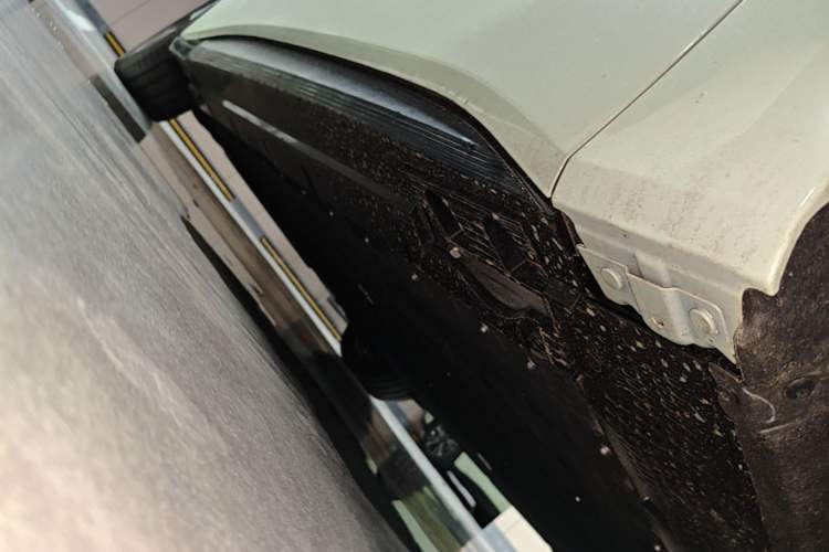Used Hongqi EH7 2025 690 Smart Selection Edition Right Side Sill
