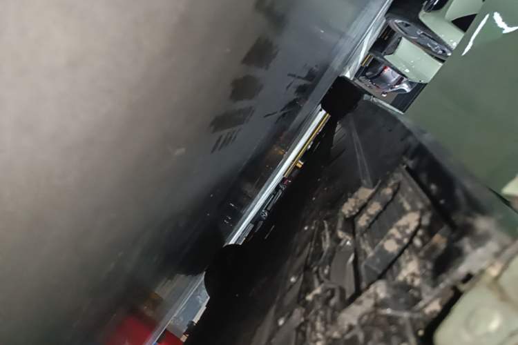 Used Hongqi EH7 2025 690 Smart Selection Edition Right Side Sill