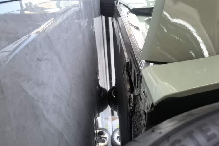 Used Hongqi EH7 2025 600 Smart Selection Edition Right Side Sill