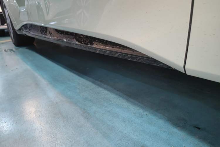 Used Hongqi EH7 2025 690 Smart Selection Edition Right Side Sill