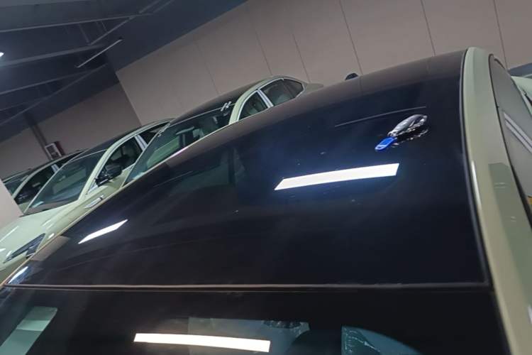 Used Hongqi EH7 2025 690 Smart Selection Edition Roof