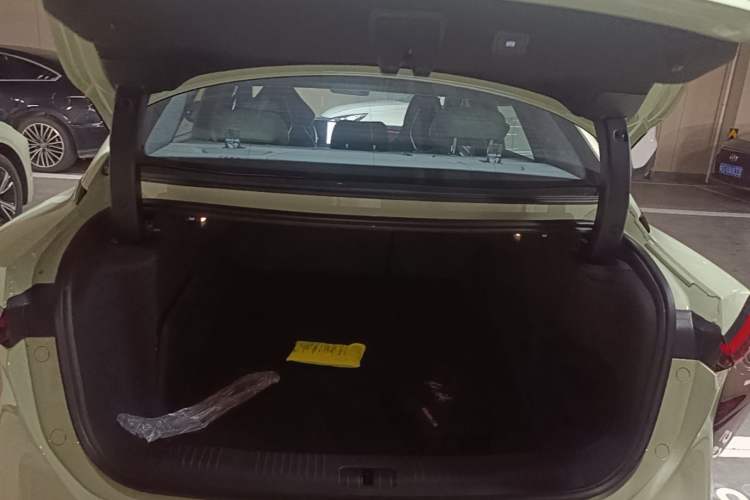 Used Hongqi EH7 2025 690 Smart Selection Edition Trunk
