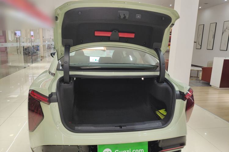 Used Hongqi EH7 2025 600 Smart Selection Edition Trunk