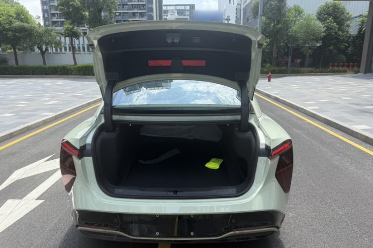Used Hongqi EH7 2025 690 Smart Selection Edition Trunk