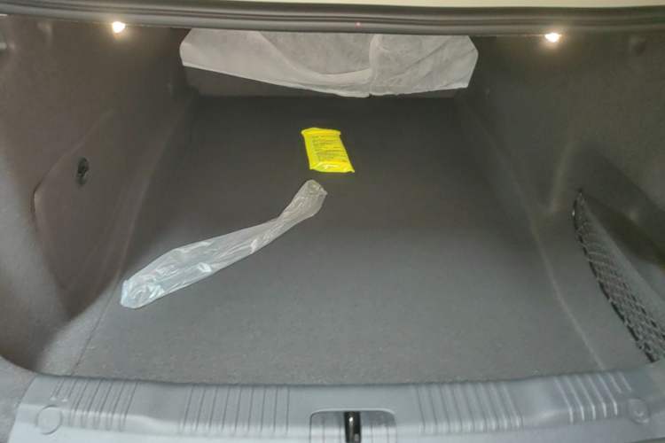 Used Hongqi EH7 2025 690 Smart Selection Edition Trunk