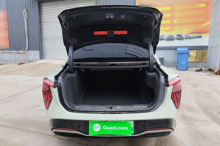 Used Hongqi EH7 2025 600 Smart Selection Edition Trunk
