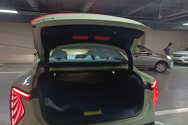 Used Hongqi EH7 2025 690 Smart Selection Edition Trunk