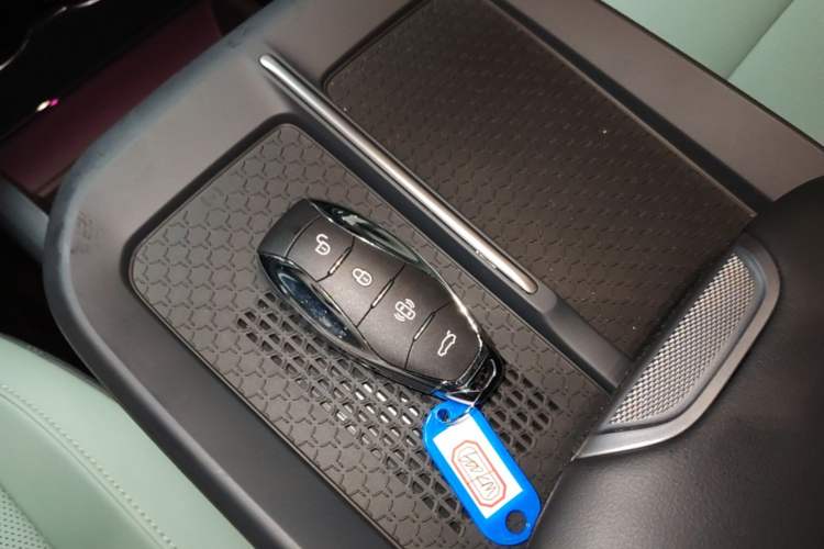 Used Hongqi EH7 2025 600 Smart Selection Edition Vehicle Key