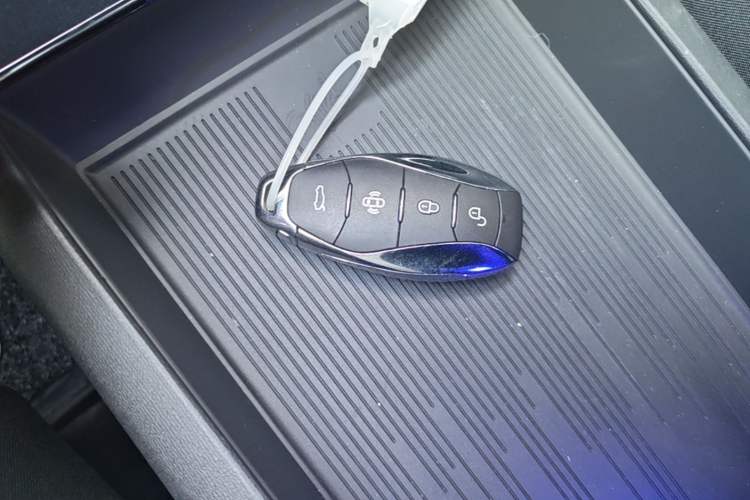 Used Hongqi EH7 2025 690 Smart Selection Edition Vehicle Key