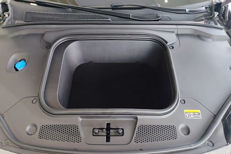 Used Hongqi EH7 2025 640 All-Wheel Drive Smart Selection Edition Engine Bay