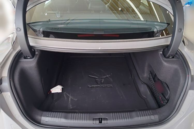 Used Hongqi EH7 2025 640 All-Wheel Drive Smart Selection Edition Trunk