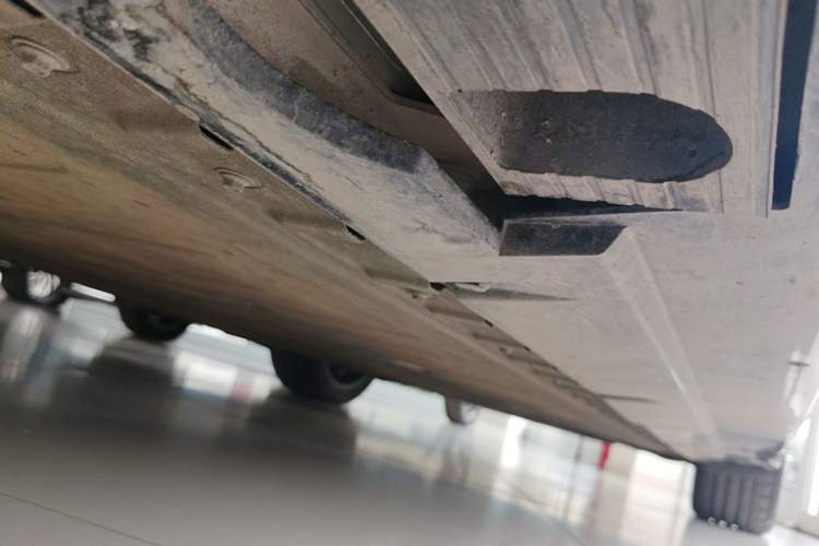 Used Hongqi EH7 2025 640 All-Wheel Drive Smart Selection Edition Left Side Sill