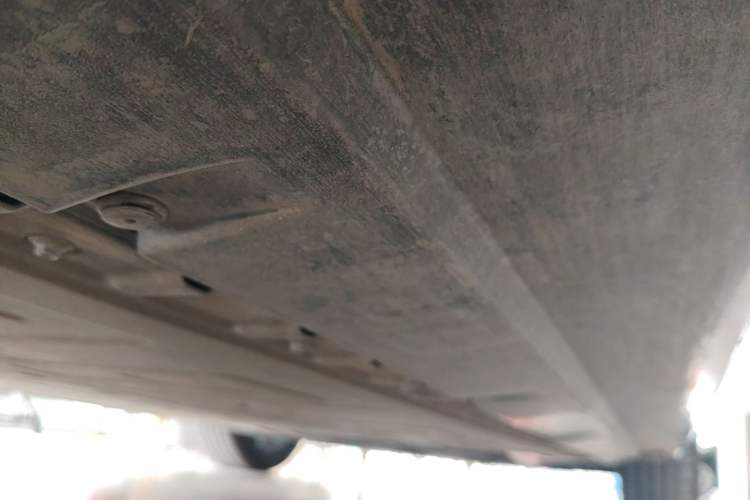 Used Hongqi EH7 2025 640 All-Wheel Drive Smart Selection Edition Right Side Sill