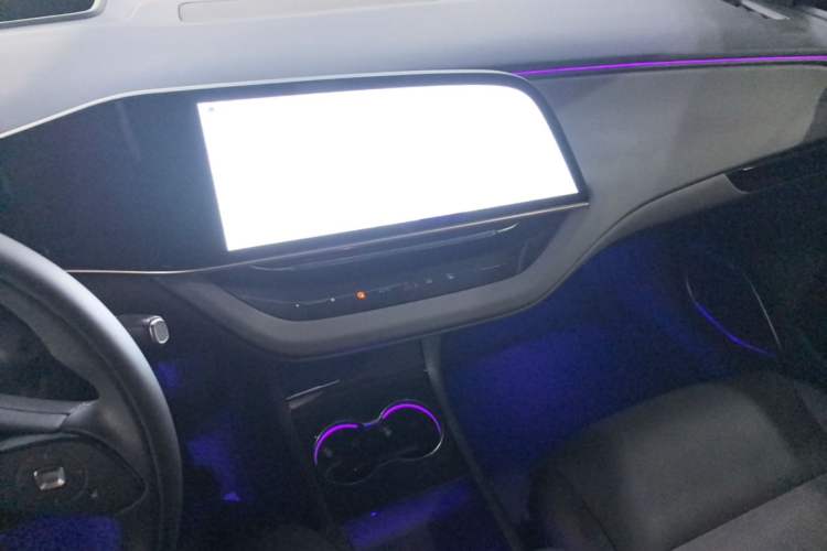 Used Hongqi EH7 2025 640 All-Wheel Drive Smart Selection Edition Center Console