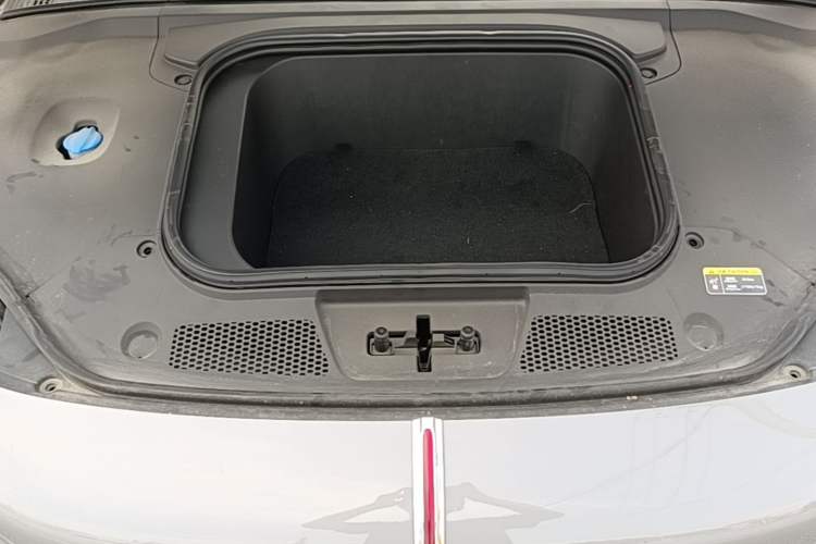 Used Hongqi EH7 2025 640 All-Wheel Drive Smart Selection Edition Engine Bay