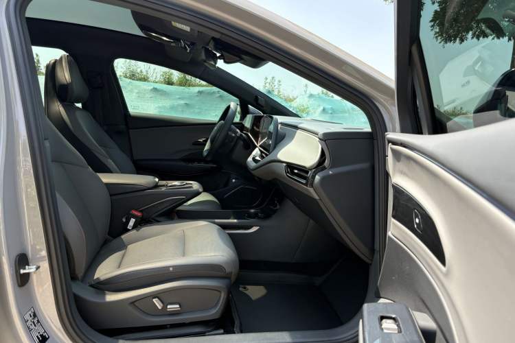 Used Hongqi EH7 2025 640 All-Wheel Drive Smart Selection Edition Interior 4