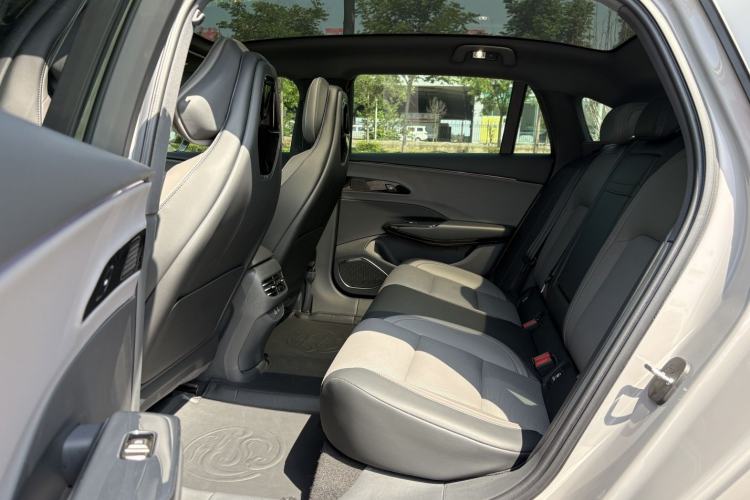 Used Hongqi EH7 2025 640 All-Wheel Drive Smart Selection Edition Interior 6