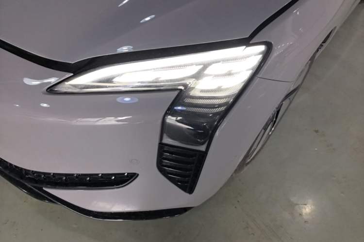 Used Hongqi EH7 2025 640 All-Wheel Drive Smart Selection Edition Left Front Headlight