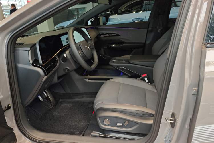 Used Hongqi EH7 2025 640 All-Wheel Drive Smart Selection Edition Left Front Seat