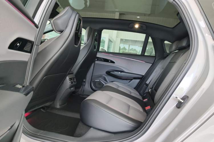 Used Hongqi EH7 2025 640 All-Wheel Drive Smart Selection Edition Left Rear Seat