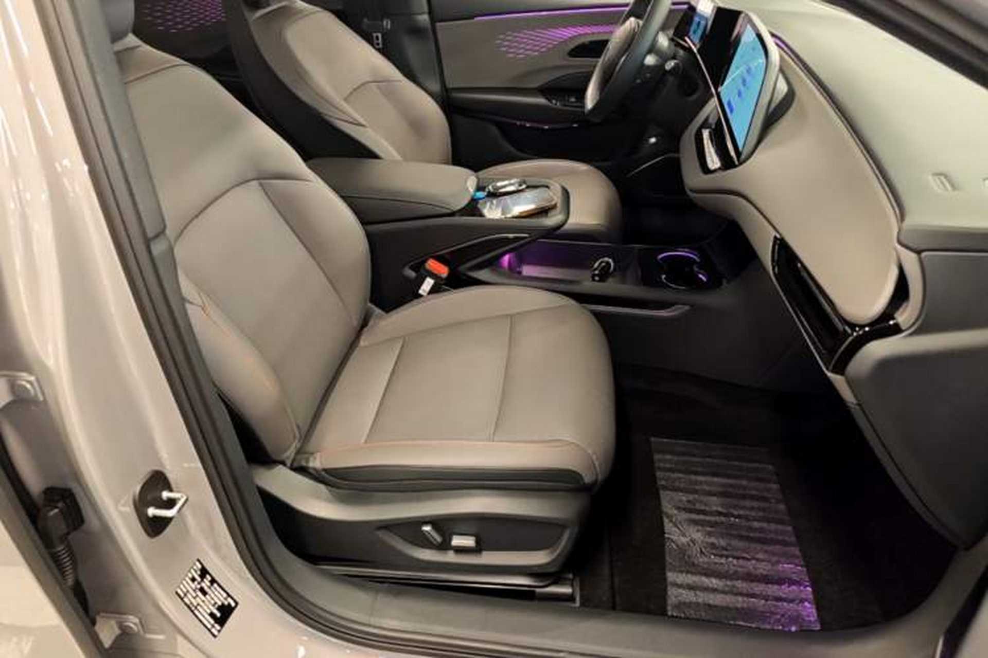 Used Hongqi EH7 2025 640 All-Wheel Drive Smart Selection Edition Right Front Seat